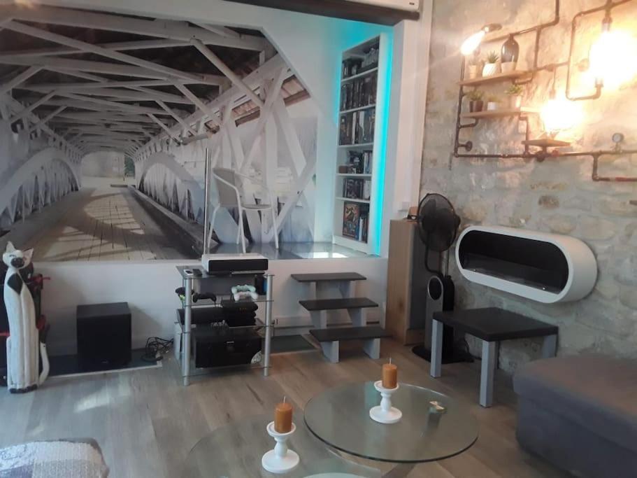 A Very Calm Loft In Bastille Parigi